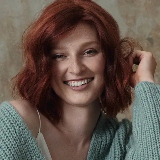 Dame nach Coiffeur Besuch Blow Dry